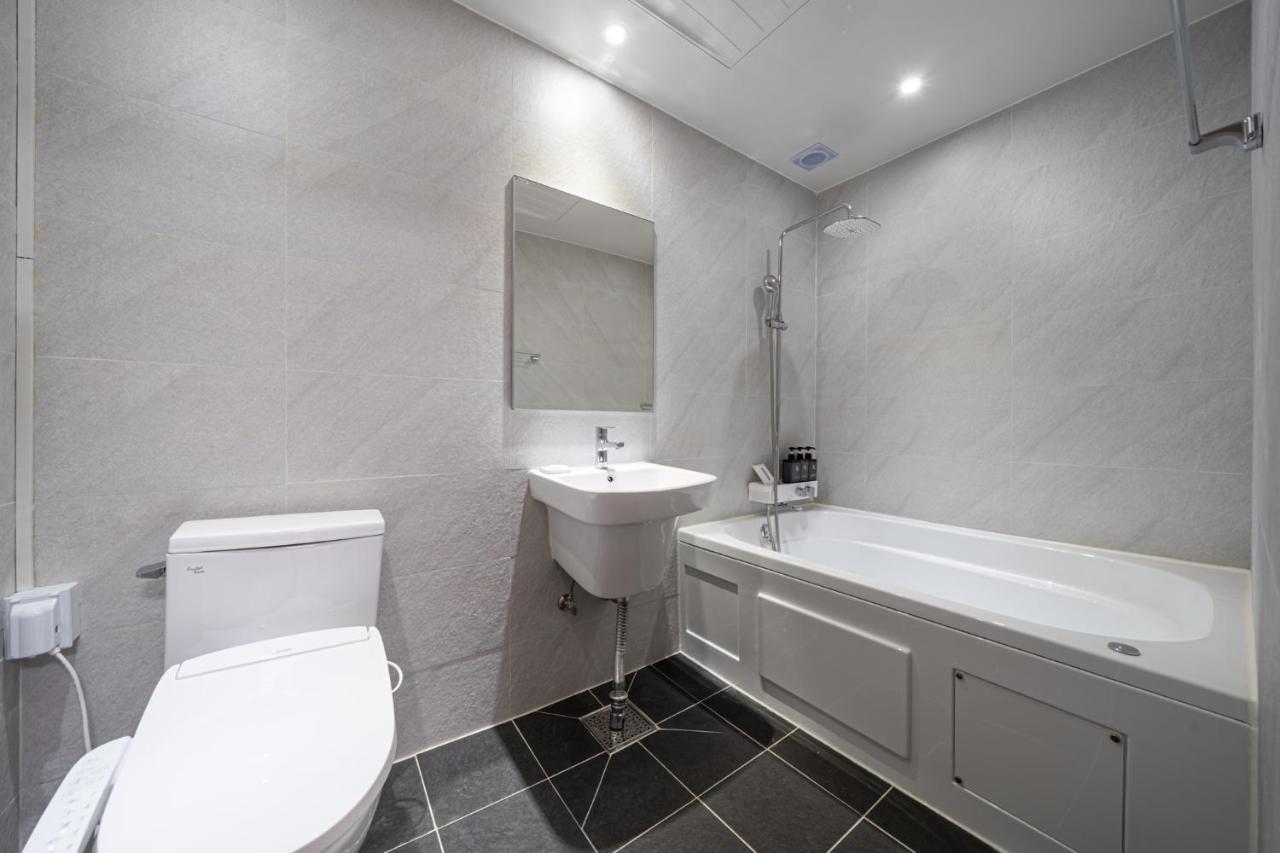 The Nox Hotel Suwon Bagian luar foto